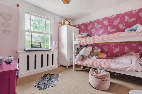 69 Guildford Road, West End, Woking, GU24 9HJ