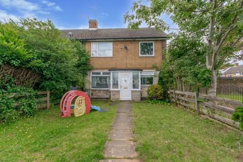 3 bedroom semi-detached house to rent, Helston Drive Nottingham