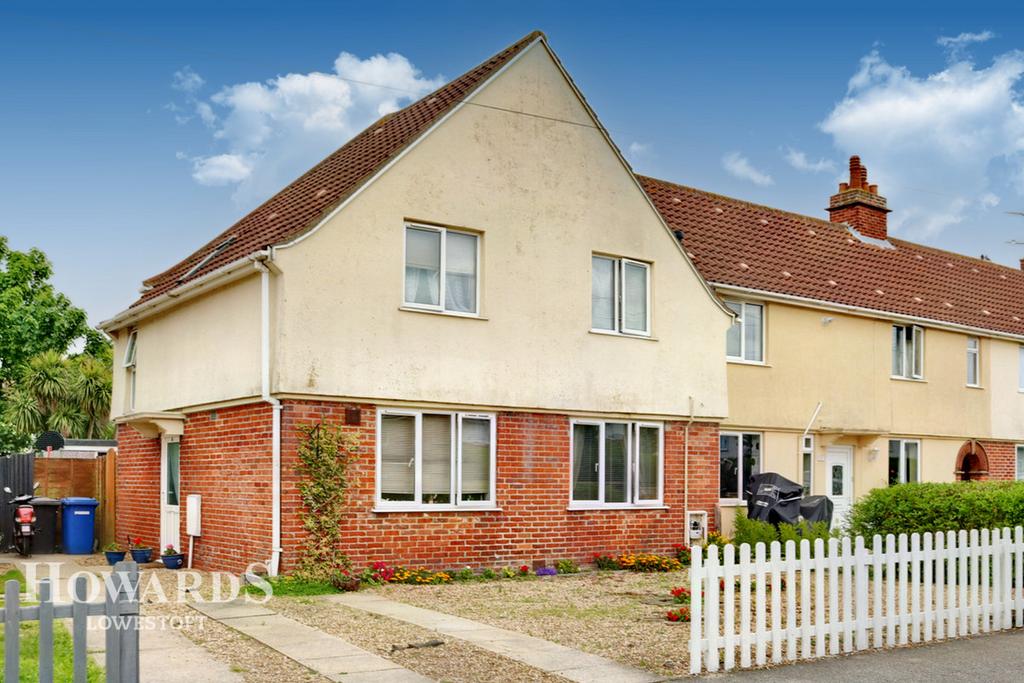Love Road, Lowestoft 3 bed semidetached house £210,000