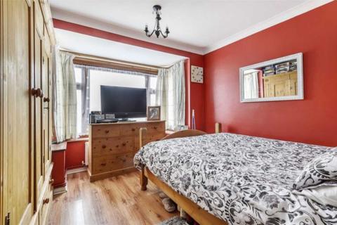 1 Tennyson Road, Romford, RM3 7AD