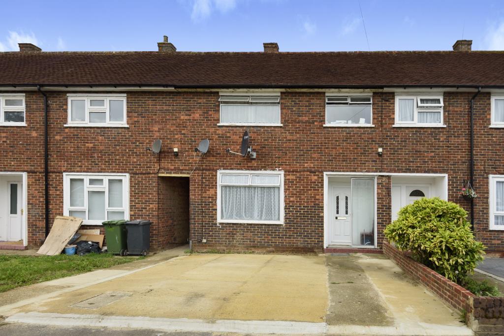 Langley, Berkshire, SL3 3 bed terraced house for sale £450,000