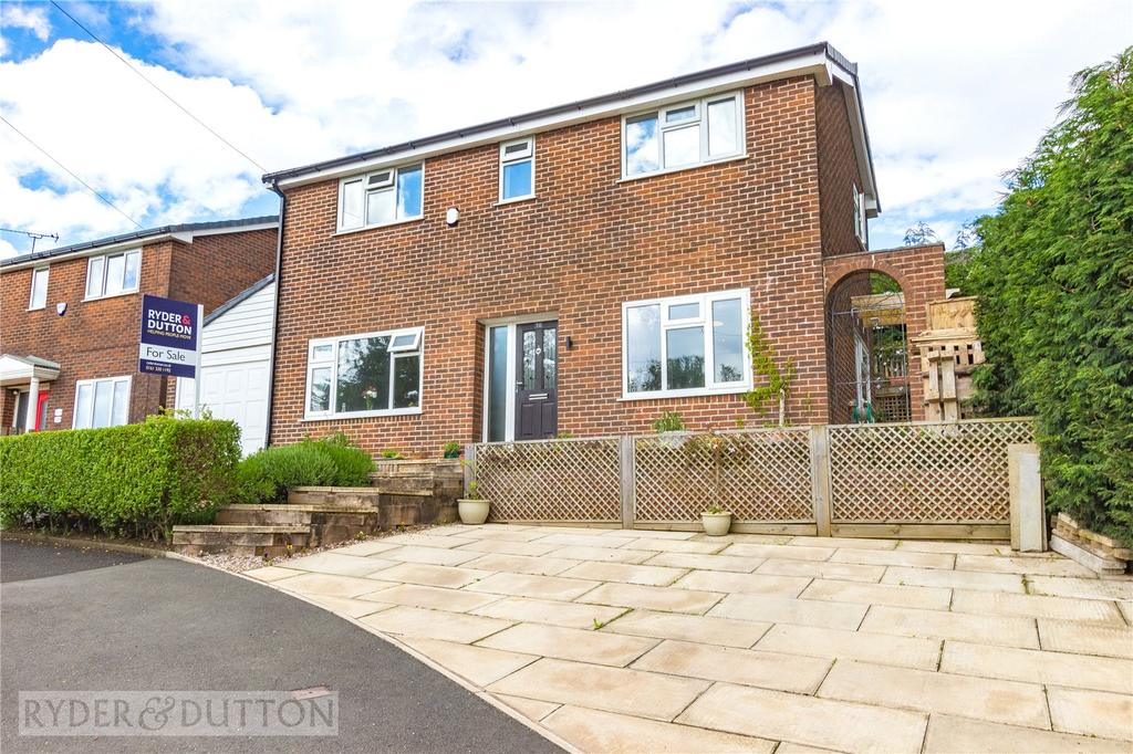 Buckingham Road, Stalybridge, Greater Manchester, SK15 3 bed detached