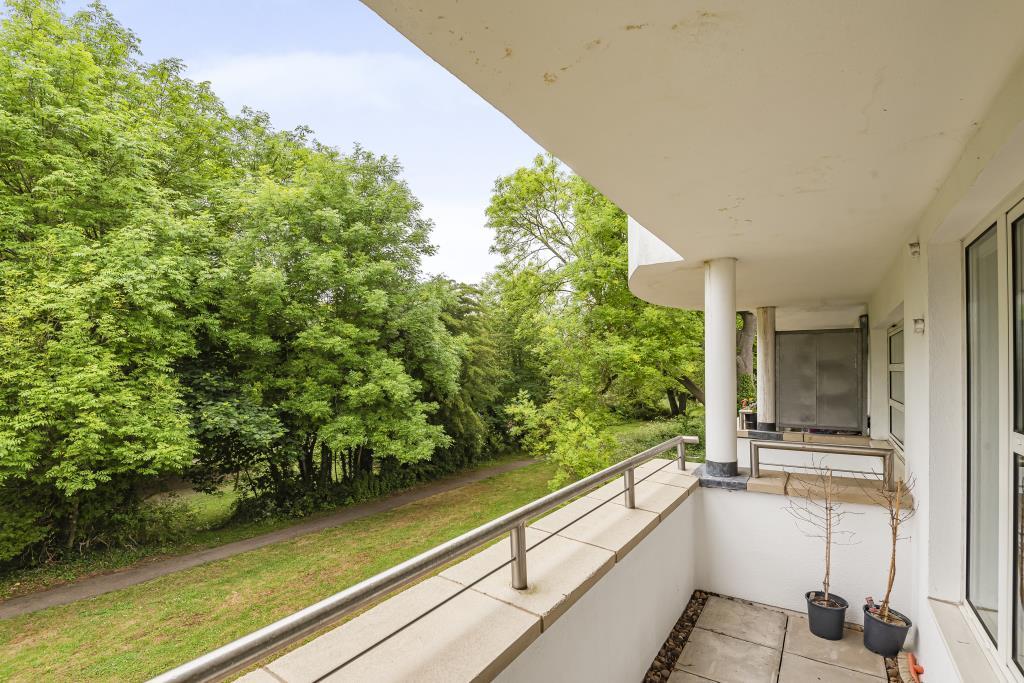 Broughton Avenue, Finchley, N3 2 bed flat for sale £450,000