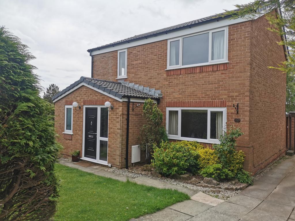 Higher Meadow, Leyland PR25 4 bed detached house £280,000