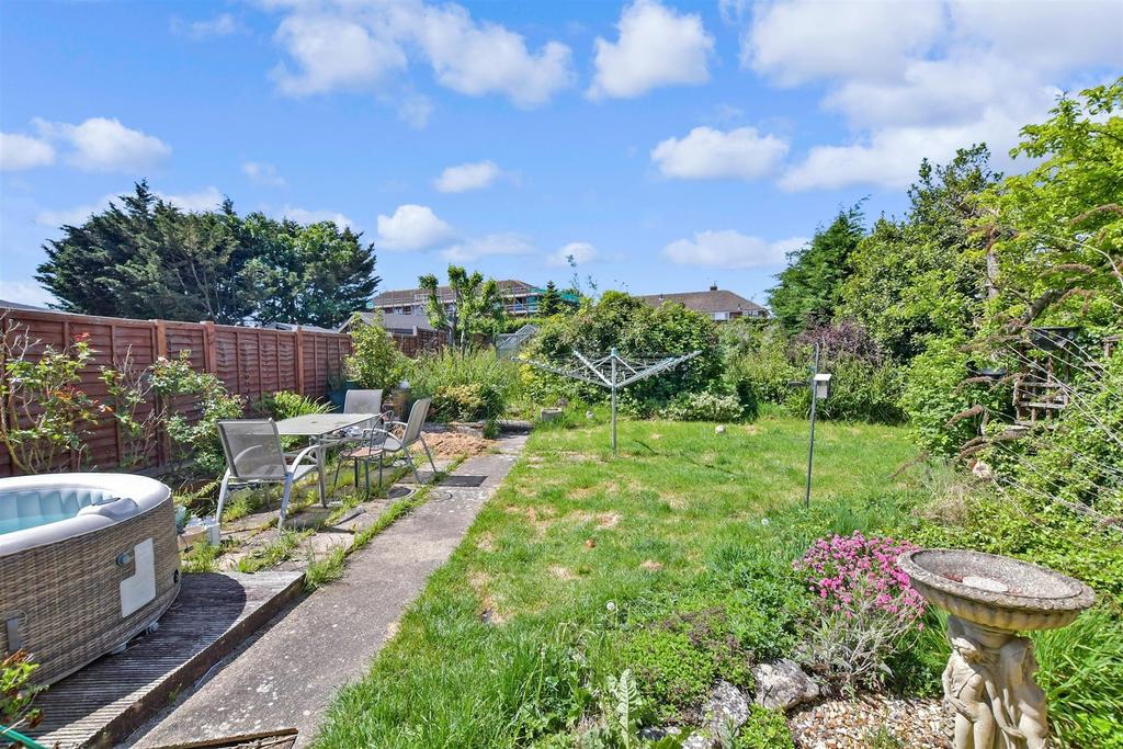 Finchdean Road, Leigh Park, Havant, Hampshire 2 bed semidetached house