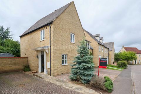 4 bedroom link detached house to rent, Brooke Grove, Ely