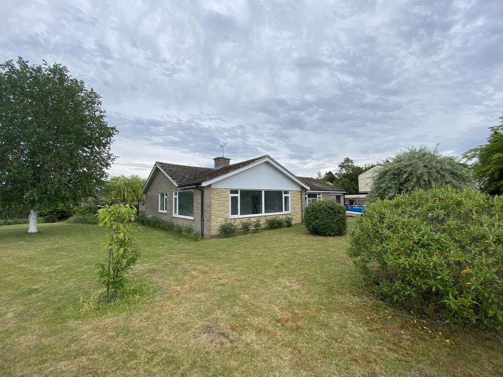 Fordham, Cambs, CB7 3 bed detached bungalow £2,200 pcm (£508 pw)