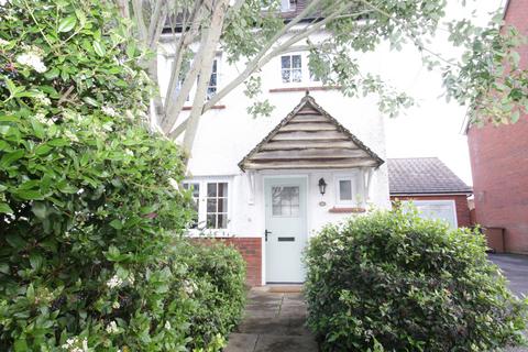 4 bedroom semi-detached house to rent, Heron Drive, CF82