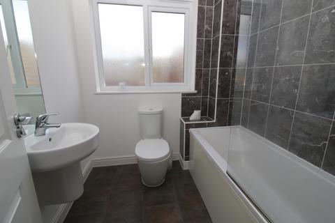 4 bedroom semi-detached house to rent, Heron Drive, CF82