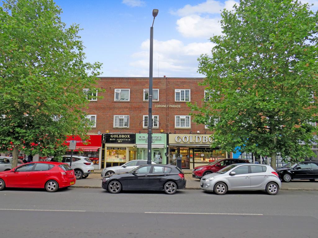 Mansions, Ealing Road... 2 bed flat £270,000