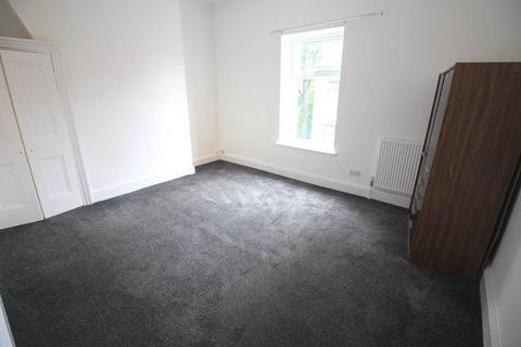 2 bedroom end of terrace house to rent, Kelvin Street, Ashton Under Lyne