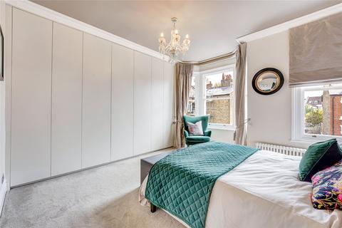 5 bedroom end of terrace house to rent, Dault Road, London, SW18