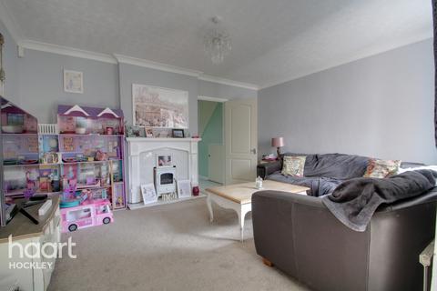 69 Crouch Avenue, Hullbridge, Hockley, SS5 6BS
