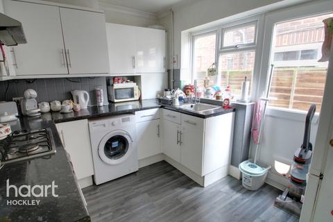 69 Crouch Avenue, Hullbridge, Hockley, SS5 6BS