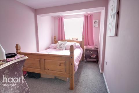 69 Crouch Avenue, Hullbridge, Hockley, SS5 6BS