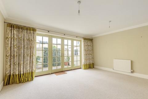 19 Bingham Close, Cirencester, GL7 1HJ