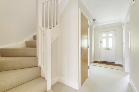 19 Bingham Close, Cirencester, GL7 1HJ