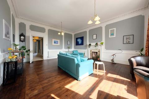 2 bedroom flat for sale - 8 (Flat 4) Eglinton Crescent