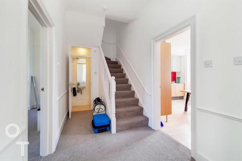 50c Hilldrop Road, London, N7 0JE