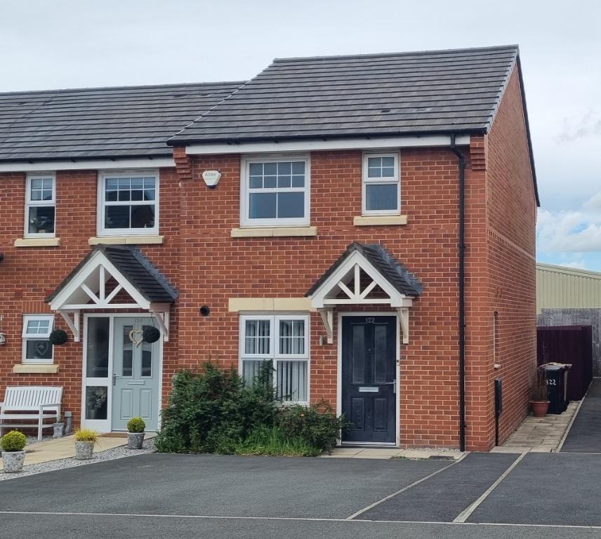 Kentfield Road, Astley Bridge, Bolton, BL1 3 bed semidetached house