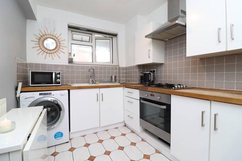 2 bedroom flat to rent - Sleigh House, Bacton Street, Bethnal Green, London E2