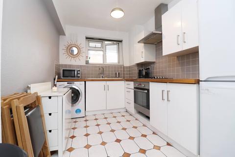 2 bedroom flat to rent - Sleigh House, Bacton Street, Bethnal Green, London E2