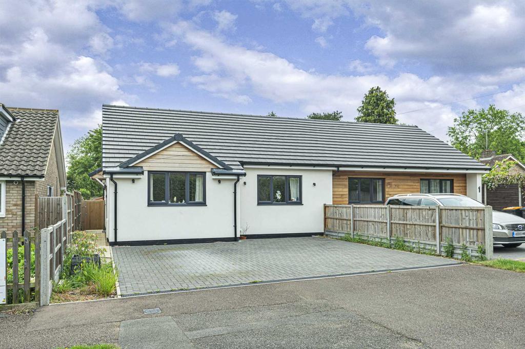 Loring Road, Sharnbrook 2 bed semidetached bungalow £380,000