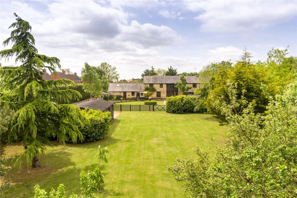 Halse Road, Brackley, Northamptonshire, NN13 5 bed semidetached house