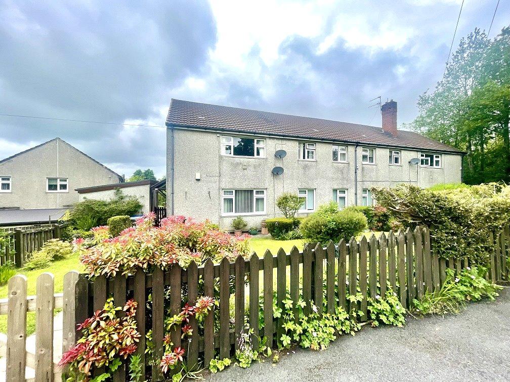 Pennine Road, Bacup, Lancashire, OL13 2 bed apartment £55,000