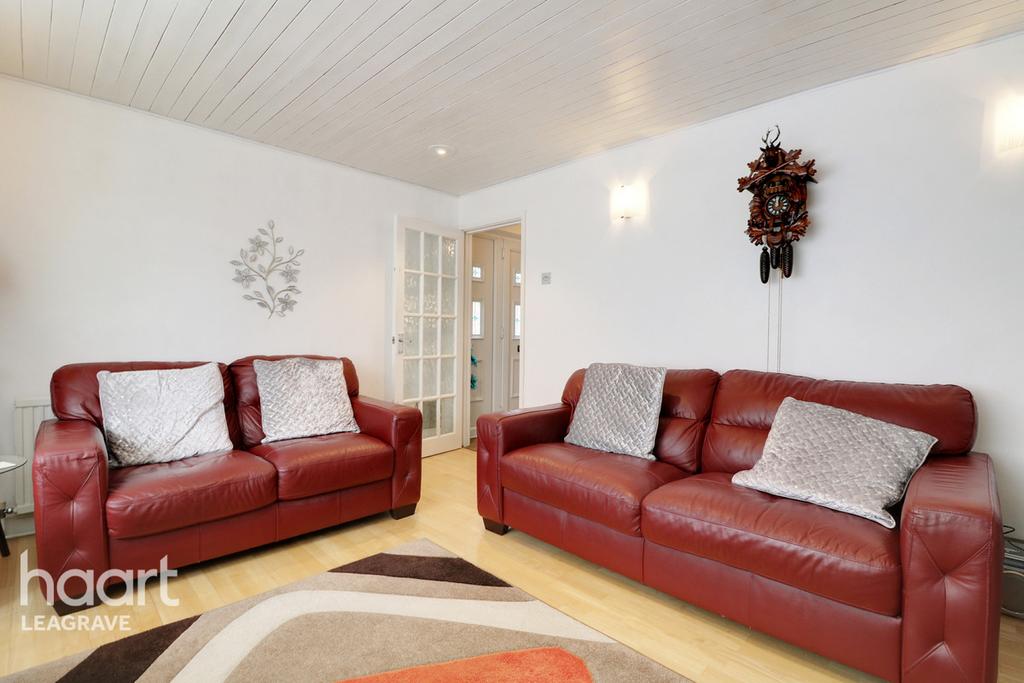 Brooklands Close, Luton 4 bed semidetached house £375,000