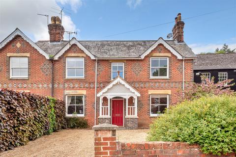 67 Lion Lane, Haslemere, GU27 1JL