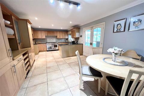 5 bedroom detached house for sale - Beechway, Meopham, Kent