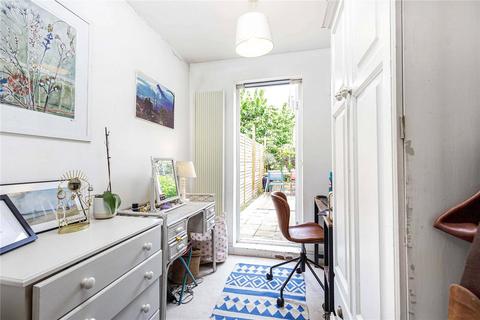 1 bedroom flat for sale, Hazlebury Road, London, SW6