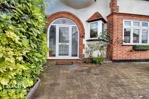 23 The Drive, Harold Wood, Romford, RM3 0DU