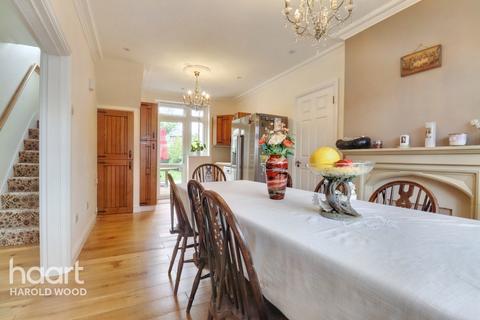 23 The Drive, Harold Wood, Romford, RM3 0DU