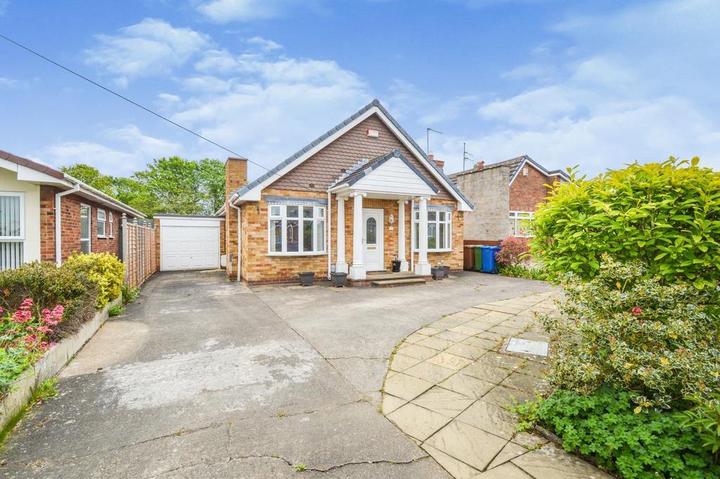 The Wolds, Cottingham, HU16 2 bed detached bungalow £850 pcm (£196 pw)