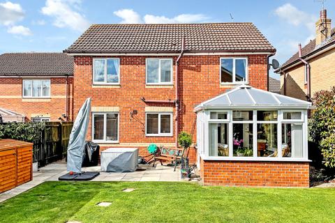 4 bedroom detached house for sale - Darwin Close, Waddington, Lincoln