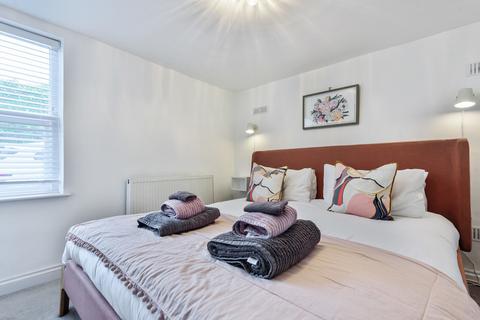 1 bedroom ground floor flat to rent - Lower Flat, 10 High Street, Windermere. LA23 1AF