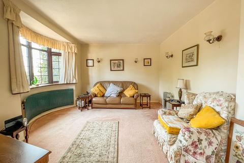2 Belchamps Way, Hockley, SS5 4NT