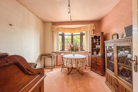 2 Belchamps Way, Hockley, SS5 4NT
