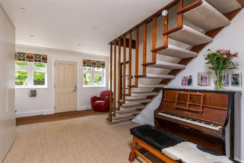 5 Godwin Close, Winchester, SO22 5JN
