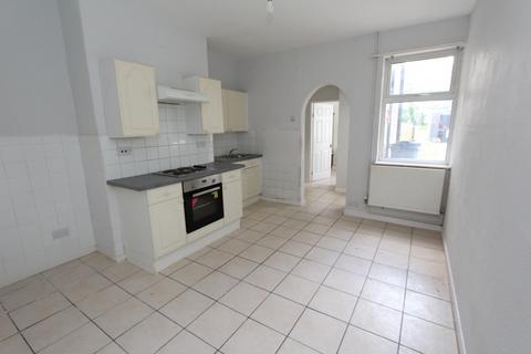 3 bedroom terraced house to rent, Shuttlewood Road, Shuttlewood