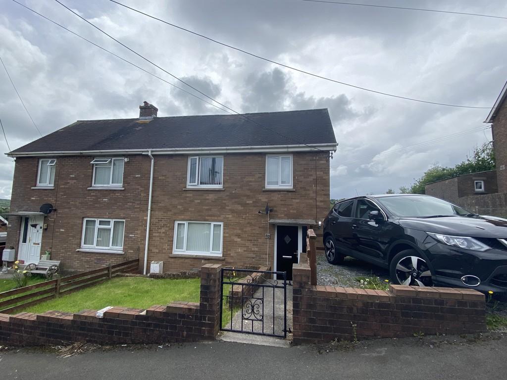 Ffordd Aneurin, Pontyberem 3 bed semidetached house £134,950