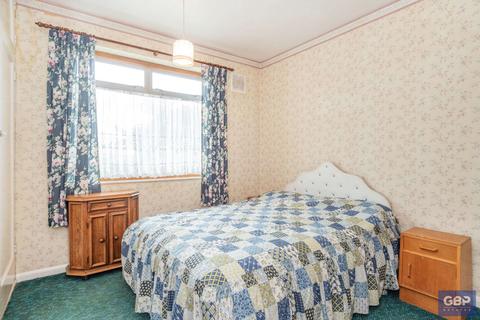 20 Blenheim Gardens, Aveley, South Ockendon, RM15 4EB
