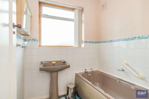 20 Blenheim Gardens, Aveley, South Ockendon, RM15 4EB