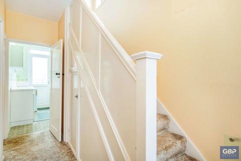 20 Blenheim Gardens, Aveley, South Ockendon, RM15 4EB