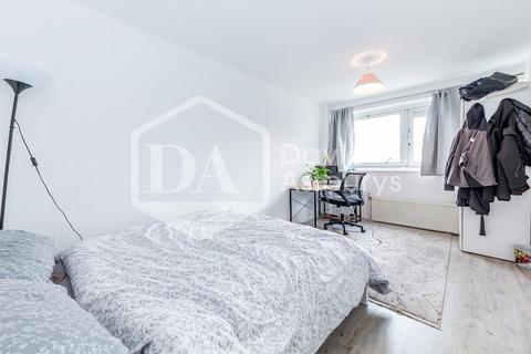4 bedroom apartment to rent, York Way, Camden Town, London