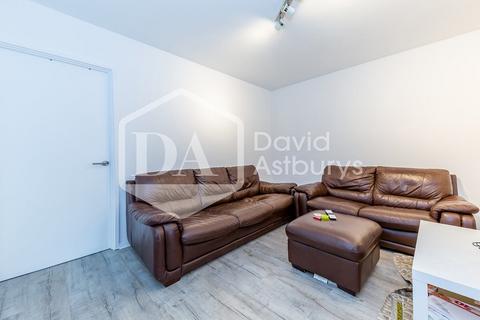 4 bedroom apartment to rent, York Way, Camden Town, London