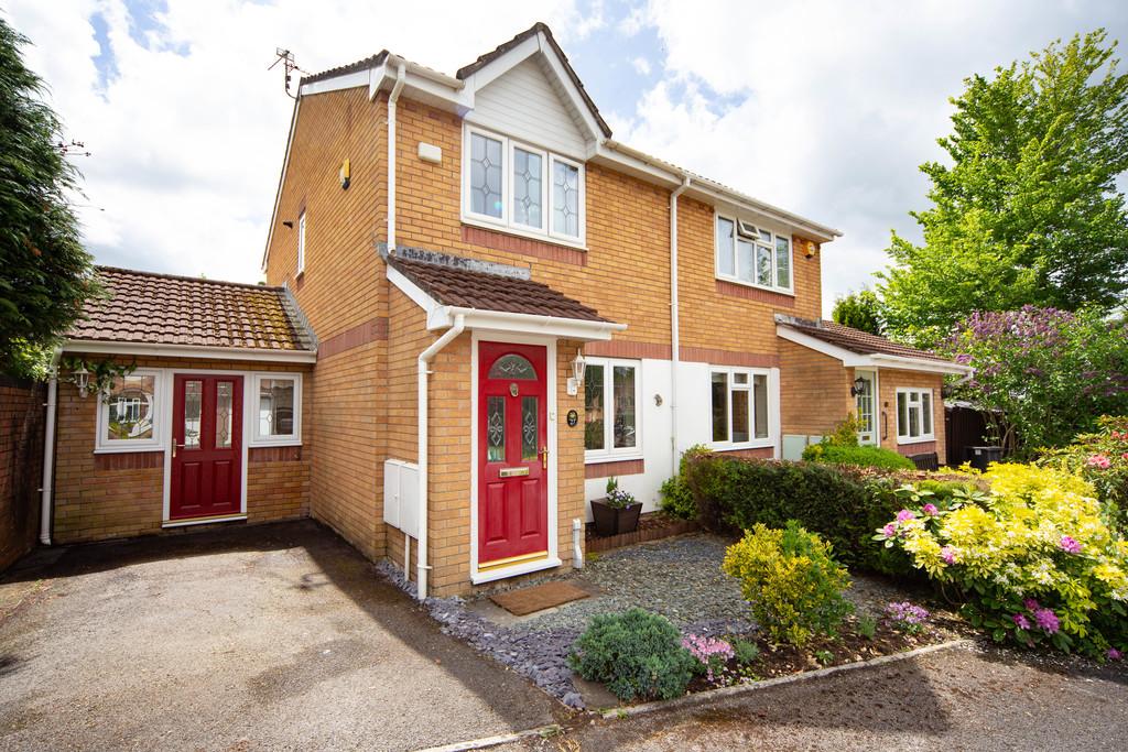 Clos Cwm Du, Pontprennau, Cardiff 2 bed semidetached house £285,000
