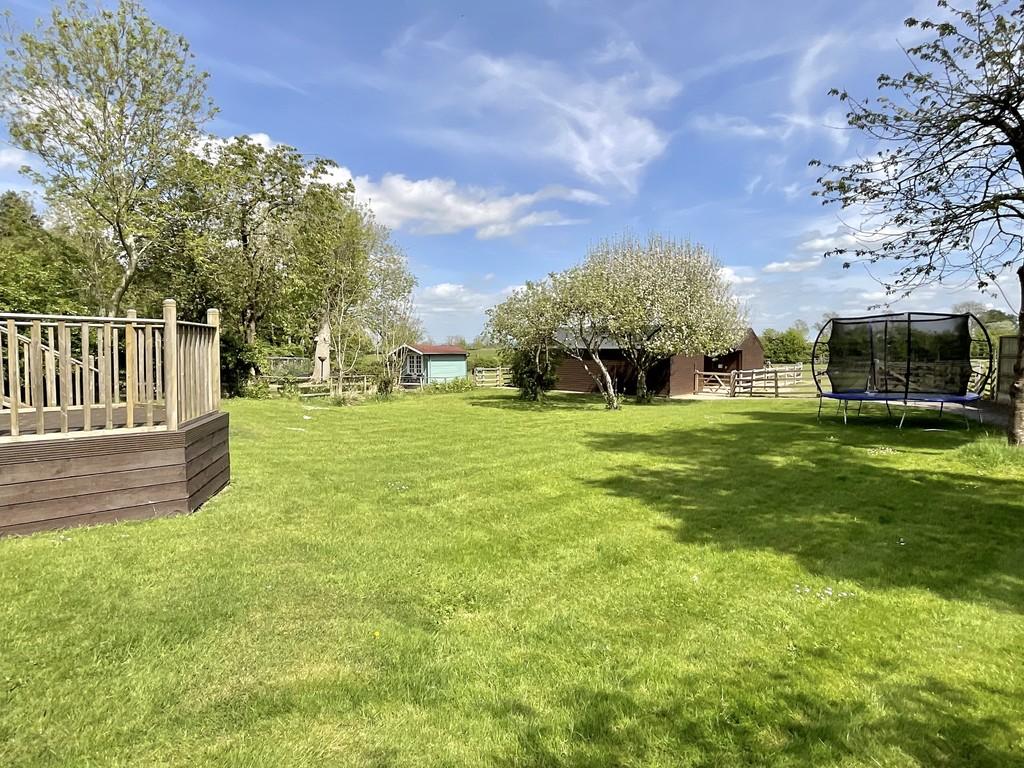 Brackendale Drive, Barby, CV23 8TJ 4 bed detached house £650,000